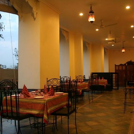 Pratap Palace Chittorgarh Buitenkant foto